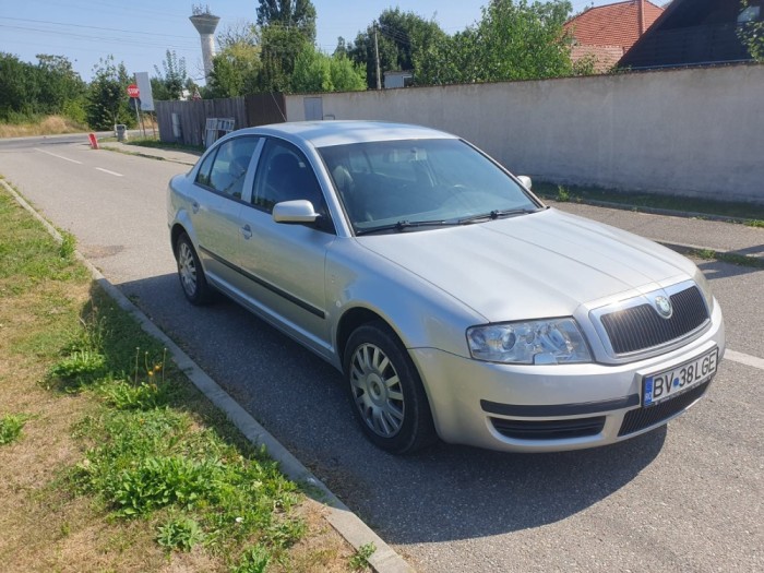 V&acirc;nd Skoda Superb