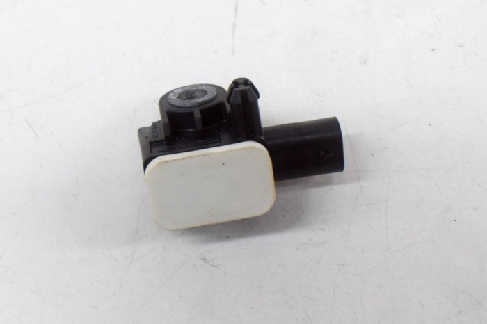 Senzor de impact lateral st&acirc;nga MASERATI GHIBLI M157 2015 OEM: A1668210151,56054085AA 12315052