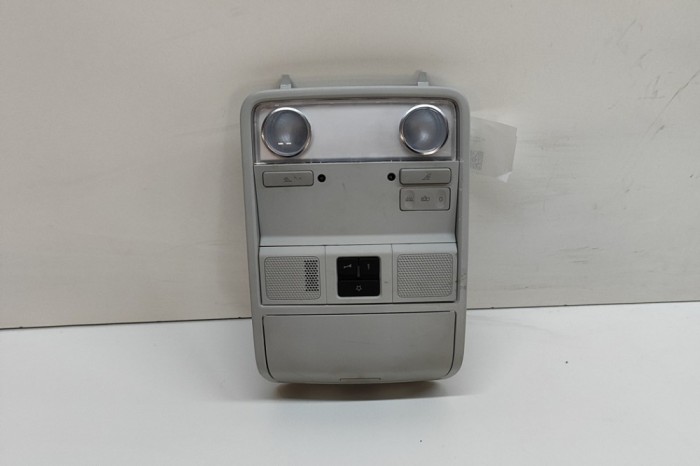 Iluminare interioară VW PASSAT Variant B7 365 2014 OEM: 1K0947105T 30782060