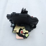 Broasca usa, incuietoare Audi A3 (8p), 05.2003-04.2008 , A4 (B5), 11.1994-09.2001 , A8 (D3), 01.2003-01.2010, usa fata, partea Stanga, cu 9 pini, RES