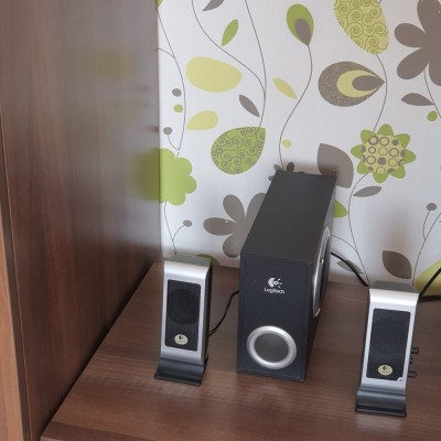 Boxe calculator 2.1, Logitech S200 foto