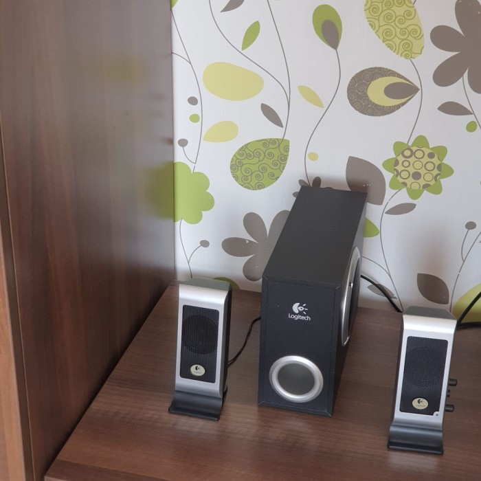 Boxe calculator 2.1, Logitech S200