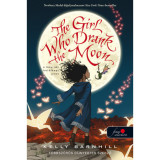 The Girl Who Drank the Moon - A l&aacute;ny, aki holdf&eacute;nyt ivott - Kelly Barnhill