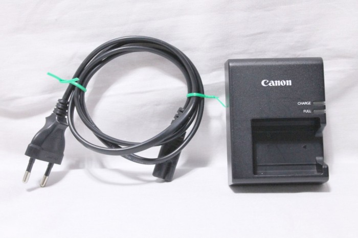 Incarcator original Canon LC-E10E pentru acumulator LP-E10