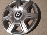 Capace Roti 15 inch Hyundai - Set 4 Bucati, Gri Deschis, Flexibile, Emblema Metalica - Calitate Superioara