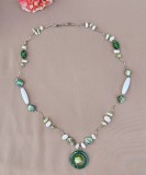 COLIER VINTAGE CU DIVERSE ELEMENTE DECORATIVE