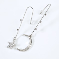 Cercei asimetrici luna si stea decorati cu pietre zirconice
