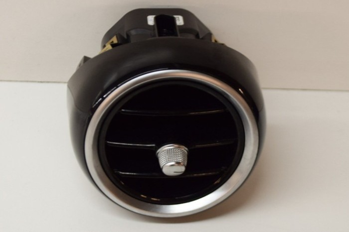 Gura de ventilație planșa de bord MERCEDES-BENZ C W205 2015 OEM: A2058301200 13503897