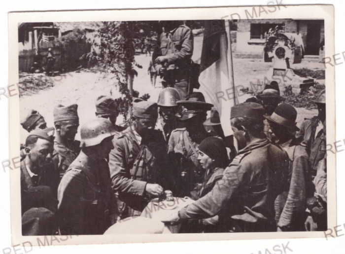 2508 - Moldova, soldati romani si germani (18/13 cm) - old Press Photo -1941