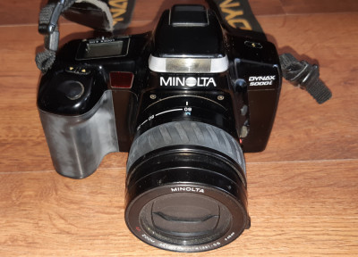 Minolta Dynax 5000i cu obiectiv AF 35-80 + obiectiv AF 80-200 + card foto
