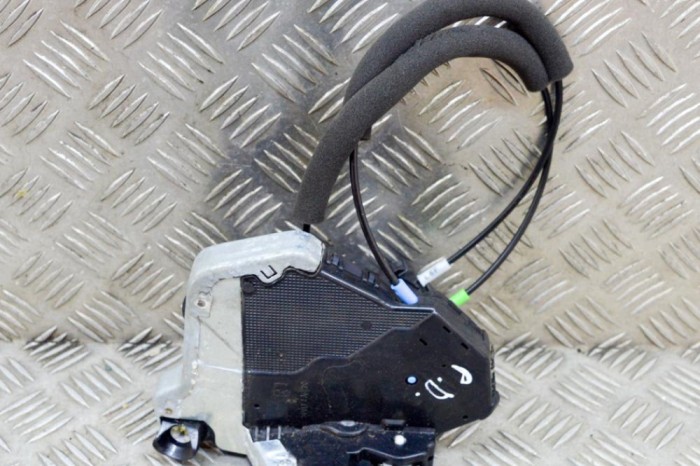 &Icirc;ncuietoare ușă dreapta față TOYOTA C-HR _X1_ 2020 OEM: 9I1318 15525276