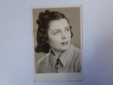 Fotografie 6/9 cm cu femeie din București &icirc;n 1942