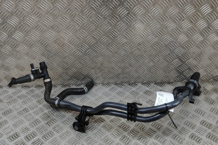 Furtun de lichid de răcire PORSCHE Taycan 2022 OEM: 9J1815552C,9J1.815.552.C,9J1815561,9J1.815.561 25126572