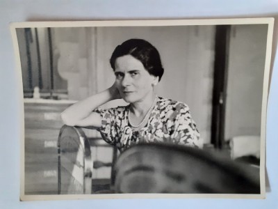 Fotografie dimensiune 12/17 cm cu femeie din Italia 2 foto