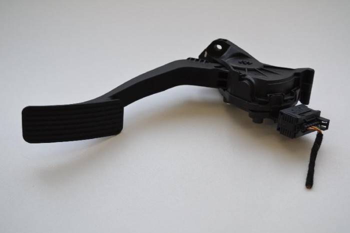 Pedala de accelerație OPEL ASTRA J GTC 2013 OEM: 13252704 1820412