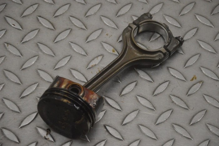 Piston VW POLO 6R, 6C 2014 OEM: 04EE 23418308