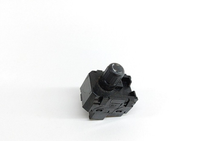 Comutator de reglare oglinda NISSAN PULSAR Hatchback C13 2016 OEM: 25570-1AA0A 25389447