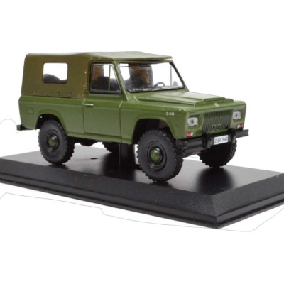 Macheta Aro 240, verde 1/43 foto