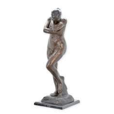 Eva-statueta din bronz pe un soclu din marmura TBA-67