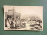 Populatia din Caras Severin asteptand sosirea trenului regal La Oravita 1933 / CP1