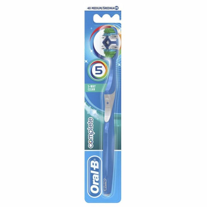 Celan Oral-B Complete &icirc;n 5 căi Periuță de dinți Mediu 1 bucată