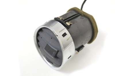 Gura de ventilație planșa de bord AUDI A4 Cabrio 8H7, B6, 8HE, B7 2006 OEM: 8H0820951D 11789117 foto