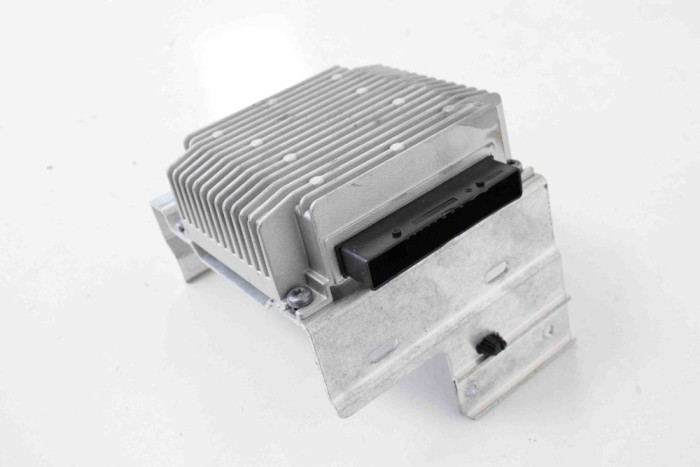 Amplificator de sunet TESLA MODEL X 2017 OEM: 1004833-10