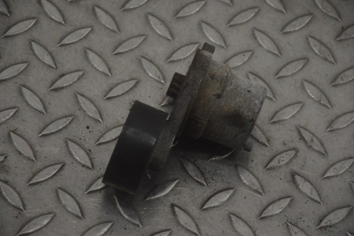 &Icirc;ntinzător de curea MERCEDES-BENZ C W205 2017 OEM: A2742001370 | 24460569