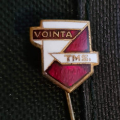 2 insigne Vointa Timișoara - baschet anii 70