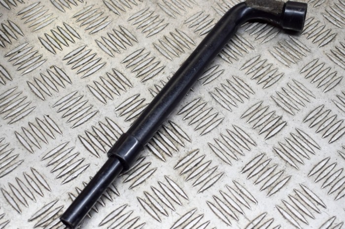 Cheie de piulițe roata LAND ROVER DISCOVERY SPORT L550 2018 OEM: EJ32-17035-AB 14061476