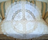 Fata de masa Vintage din bumbac cu insertii de dantela crosetata manual si broderie - Rotunda