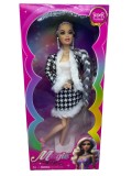 Papusa Magic Super Fashion cu par lung impletit, tinuta eleganta si cercei