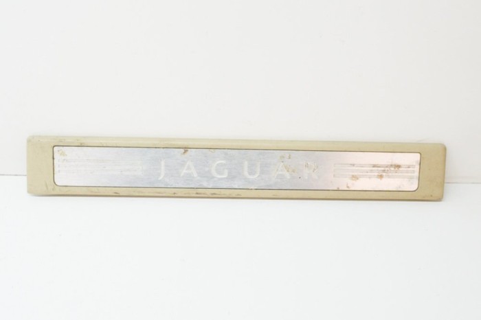 Ornament prag st&acirc;nga față JAGUAR XF X250 2009 OEM: 8X23-13201-AF 12316285