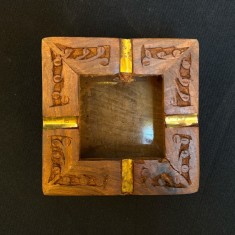 Scrumieră din lemn de stejar roșu, India (10 x 10 x 5)
