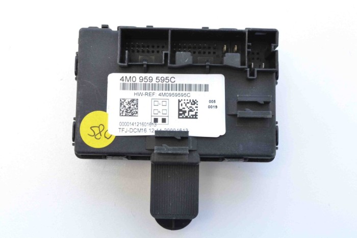 Modul de control ușă st&acirc;nga spate AUDI Q7 4M 2016 OEM: 4M0959595C 2299537