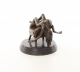 Femeie dezgolita pe fotoliu- statueta erotica din bronz EC-12