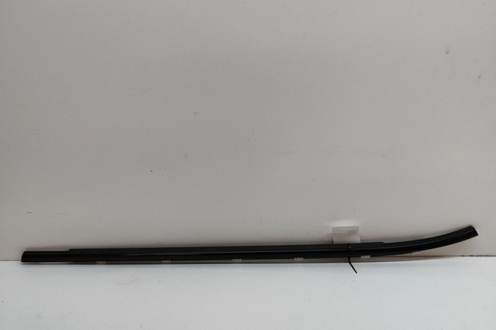 Chedar geam ușă st&acirc;nga spate KIA EV6 CV 2022 OEM: 83210-CV000 22910318