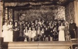 P812 Copii juc&acirc;nd &icirc;ntr-o piesă de teatru, Rom&acirc;nia interbelică
