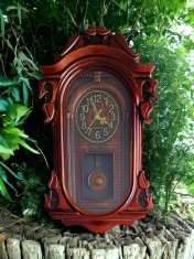 Ceas de perete rustic cu pendul 52 cm foto