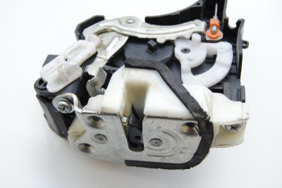&amp;Icirc;ncuietoare ușă dreapta spate MITSUBISHI L 200 / TRITON KA_T, KB_T 2008 OEM: ner 1873964 foto