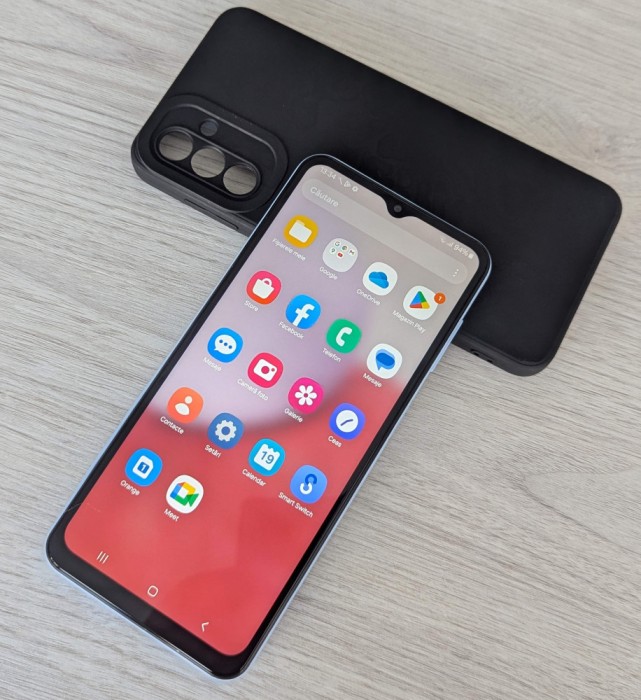 SAMSUNG A13 A137 Display 6.6&quot; 32GB 3gb + Folie + Husa + Cablu 50 megapixeli