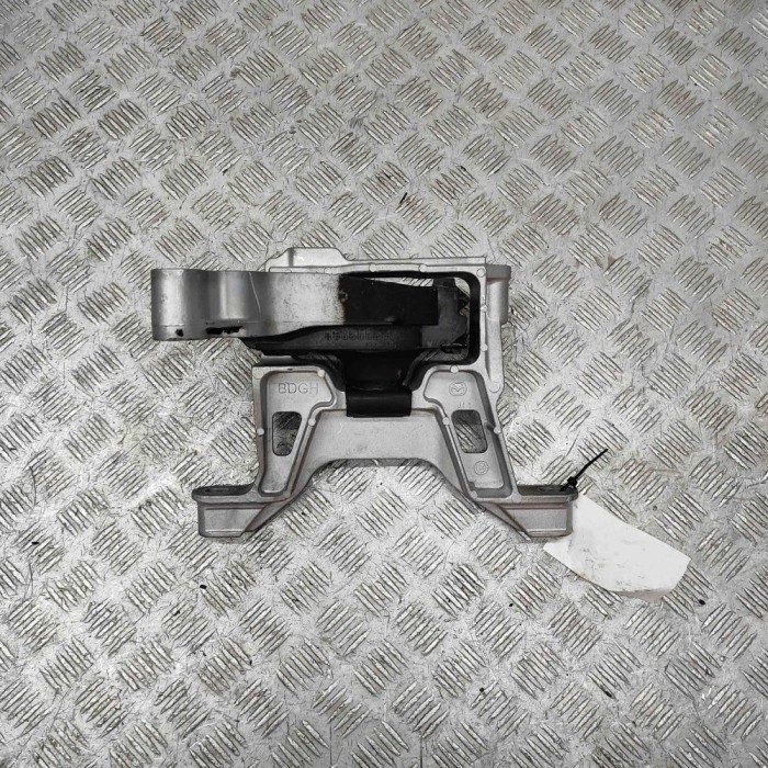 Suport motor dreapta MAZDA CX-30 DM 2023 OEM: BDGF-39-060A 29042363