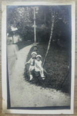 Copii in parc// fotografie tip CP, perioada interbelica