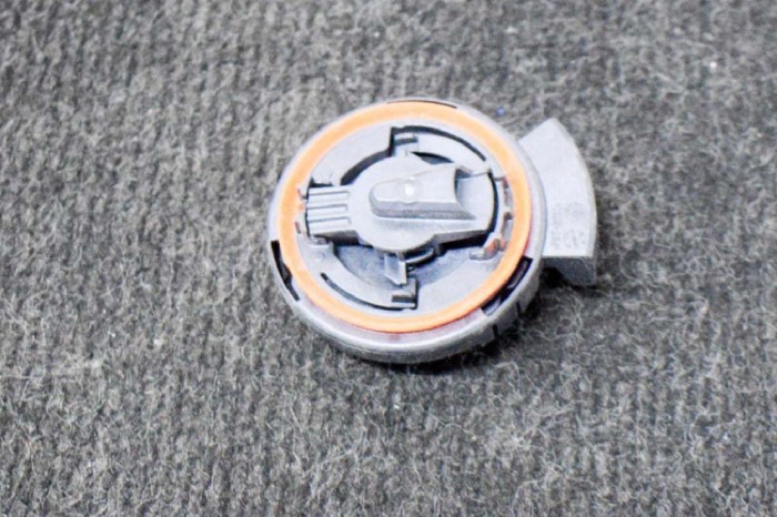Senzor de impact dreapta față TESLA MODEL 3 2019 OEM: 1036762-00-A,0401190418 11250487