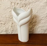 VAZA DIN PORTELAN FIN- MARCAJ ROSENTHAL- DESIGNER UTA FEYL H18CM
