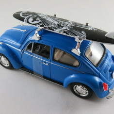 Macheta VW Käfer 1302 with Surfboard - 1972 Welly scara 1:24