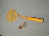 PALETA BADMINTON ANII 70 COMUNISTA NU ARE DEFECTE