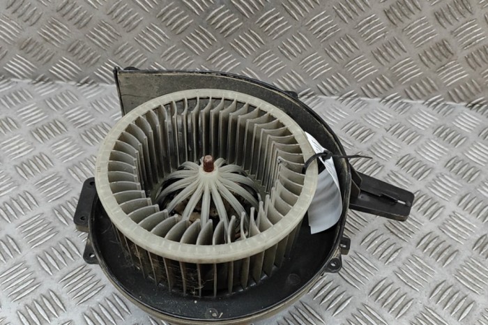 Ventilator aeroterma SKODA FABIA II Combi 545 2009 OEM: 6Q1819015G 27906846