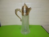 Eleganta CARAFA din sticla cu montura metalica , ITALY , decantor / 1,25 kg , inaltime 30 cm