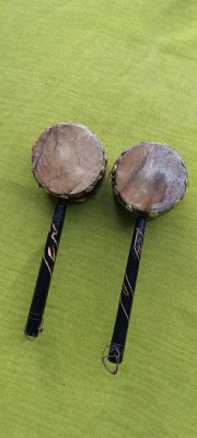 Instrument de percutie din lemn si piele de porc 2 buc foto